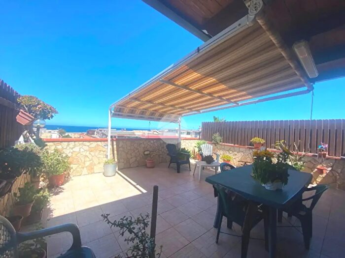 Appartamento trilocale in vendita in Via Francesco Bagliesi, Isola Delle Femmine