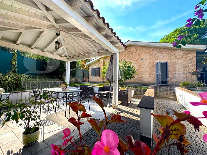 Casa quadrilocale in vendita in Via Nettunense, Ariccia