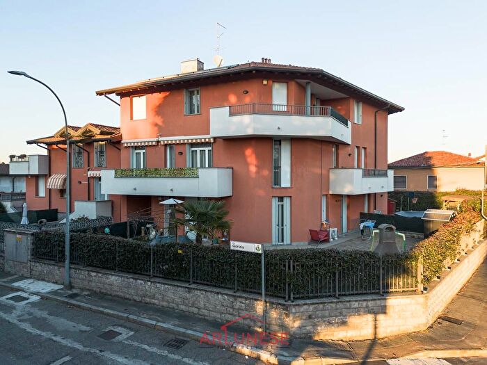 Appartamento trilocale in vendita in Via Gorizia, Parabiago