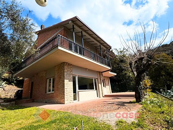 Casa quadrilocale in vendita in Strada dei Conservoni, Perugia