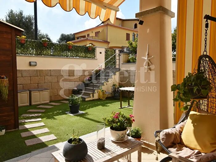 Appartamento trilocale in vendita in Via Montecarlo a, Olbia