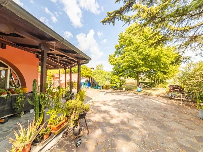 Casa con 6 locali in vendita in Via Monti di Mele, Monterotondo