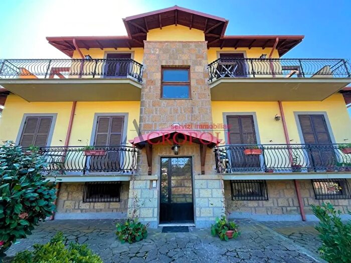 Appartamento con 5 locali in vendita in Via degli Oleandri, Anguillara Sabazia