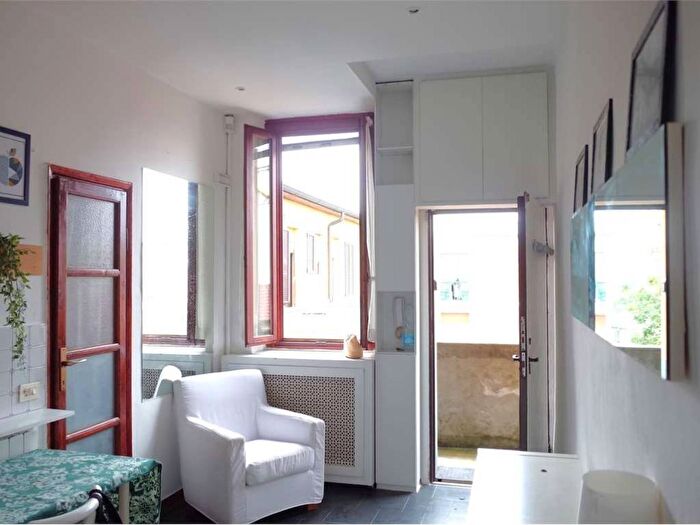 Appartamento monolocale in affitto in via San Faustino, Ortica, Milano
