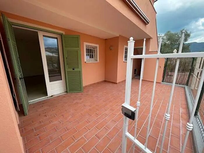 Appartamento trilocale in vendita in Sarzana