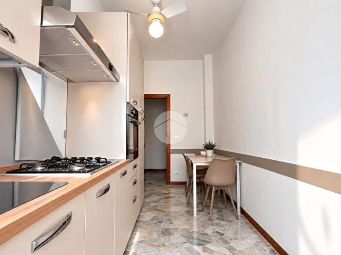 Appartamento bilocale in affitto in Via delle primule, Lorenteggio, Milano