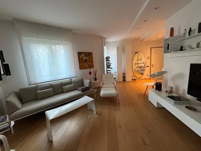 Appartamento trilocale in vendita in Via dellAcqua, Massa