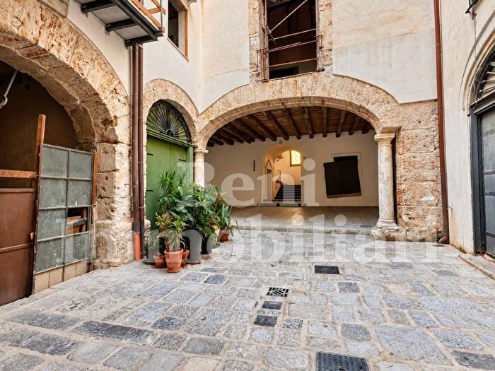 Appartamento bilocale in affitto in Piazzetta Delle Vergini, Castellammare, Palermo