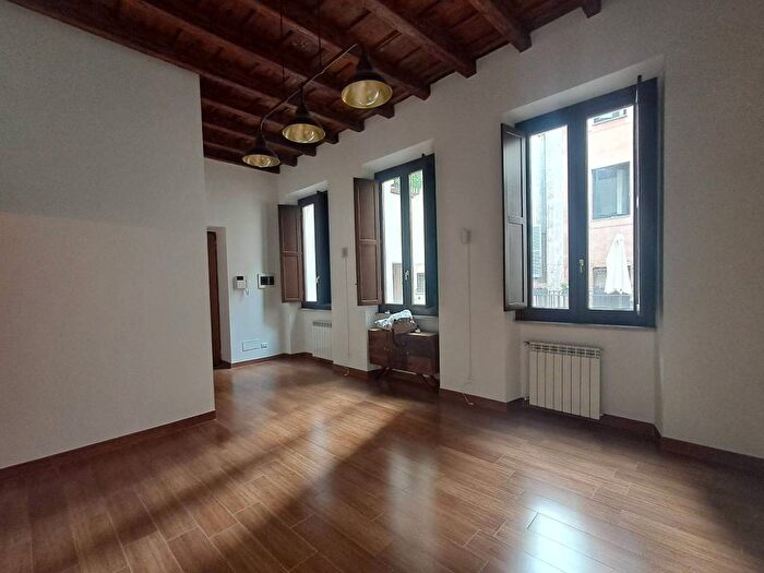 Appartamento quadrilocale in affitto in Via dei Coronari, Piazza Navona, Roma