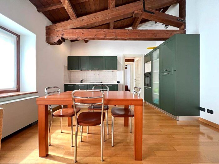 Appartamento trilocale in affitto in Vicolo Ghiaia, Cittadella Porta Nuova, Verona