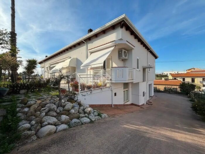 Casa quadrilocale in vendita in Via Gioacchino Rossini, Atri