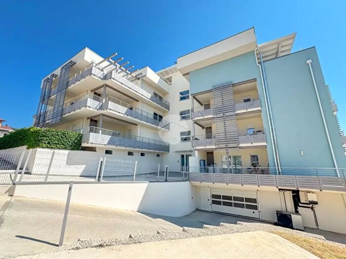 Appartamento quadrilocale in vendita in Via Don Lorenzo Milani, Teramo