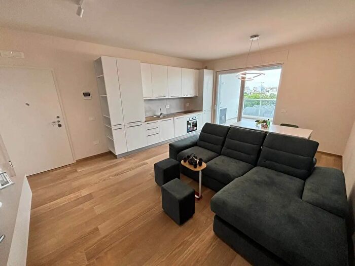 Appartamento trilocale in affitto in Via San Francesco alla Rena, Bari