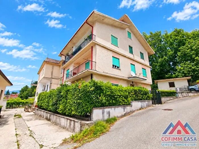 Appartamento quadrilocale in vendita in Via Salita dei Pini, Sora