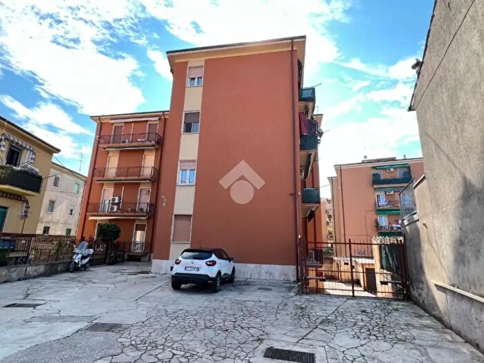 Appartamento trilocale in vendita in Via Ruberio, Verona