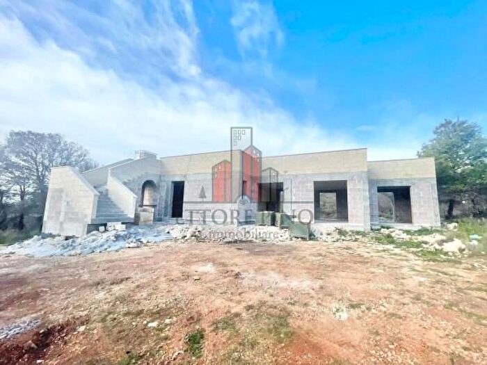 Casa con 5 locali in vendita in Sannicola