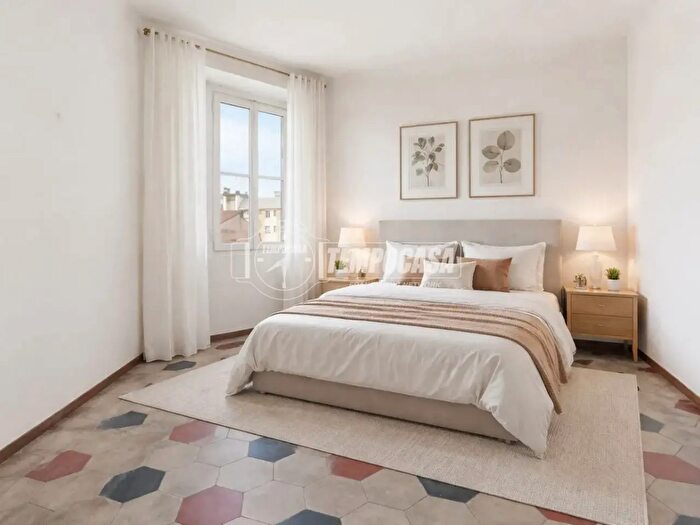 Appartamento trilocale in vendita in Via Perugino, Milano