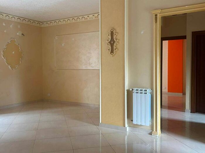 Appartamento trilocale in affitto in via don ludovico, Centro, Pedara