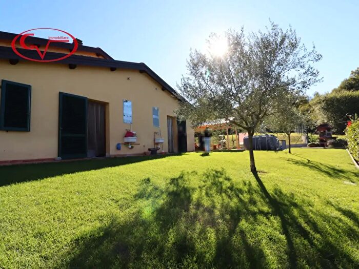 Casa quadrilocale in vendita in Via Diga, Cavriglia