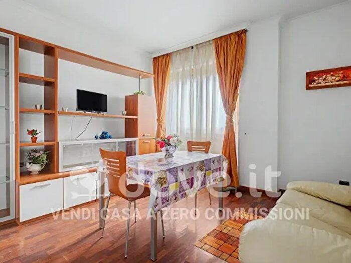 Appartamento quadrilocale in vendita in Via Paolo Buzzi, Roma