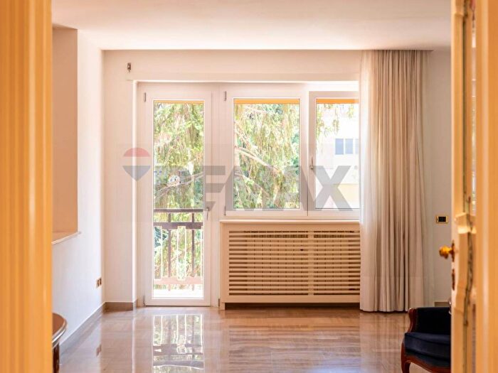 Appartamento con 5 locali in affitto in via del Santuario Regina degli Apostoli, San Paolo, Roma