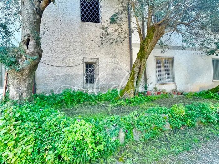 Casa con 5 locali in vendita in Carrara