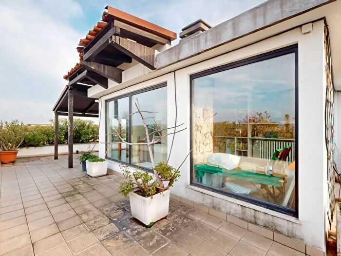 Appartamento quadrilocale in vendita in Via Filippo Tajani, Milano