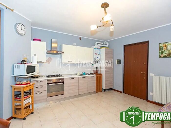 Appartamento trilocale in vendita in Via dei Salici, Casale Cremasco Vidolasco