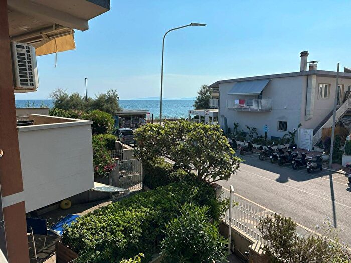 Appartamento trilocale in affitto in Via Isola dello Sparviero, Zona Nuova Pratoranieri, Follonica