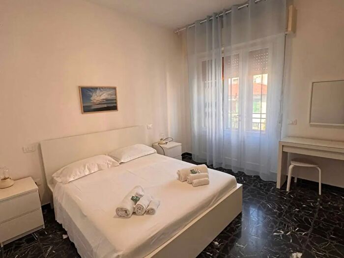 Appartamento con 5 locali in affitto in Via Angelo Battelli, Pisa