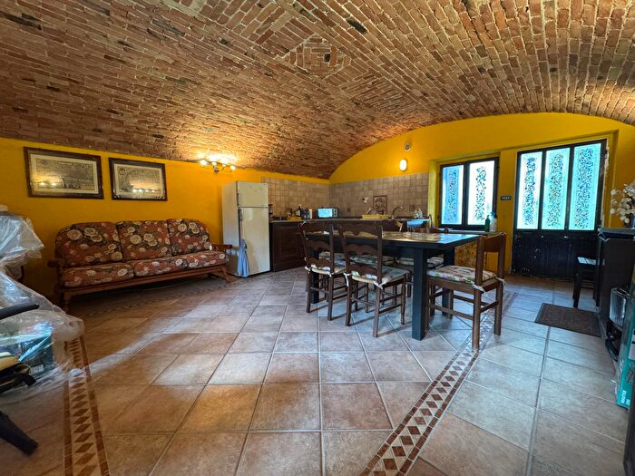 Casa con 5 locali in vendita in Frazione Ghisola, Paesana