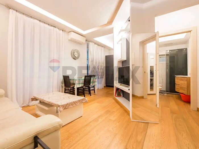 Appartamento con 5 locali in vendita in Via Galliano, Genova