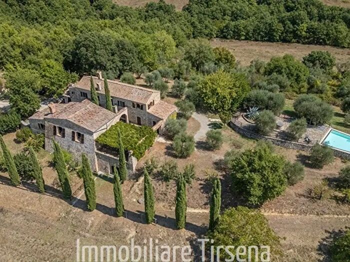 Casa con 8 locali in vendita in Orvieto