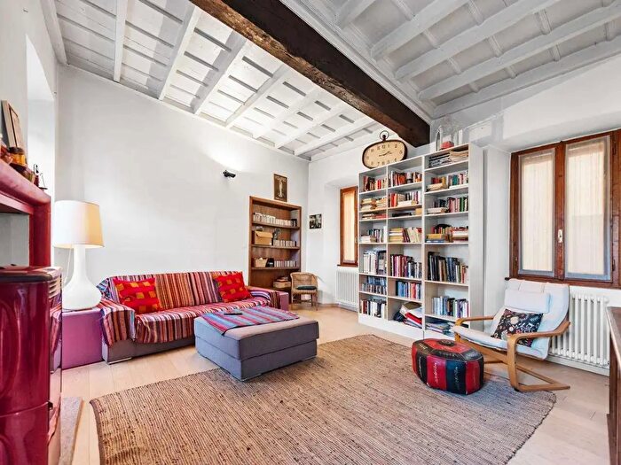 Casa trilocale in vendita in Via IV Settembre, Tremezzina