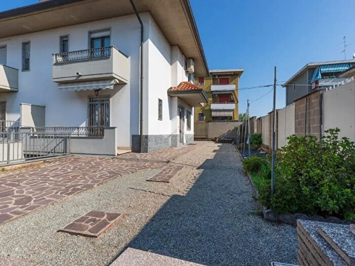Casa trilocale in vendita in Via Giotto, Castellanza