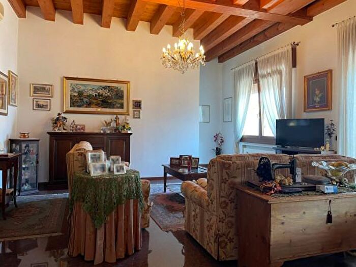 Appartamento con 6 locali in vendita in Corso delle Terme, Montegrotto Terme