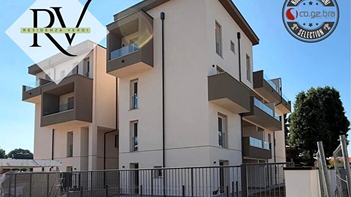 Appartamento quadrilocale in vendita in Via Giuseppe Verdi Rovello Porro, Rovello Porro