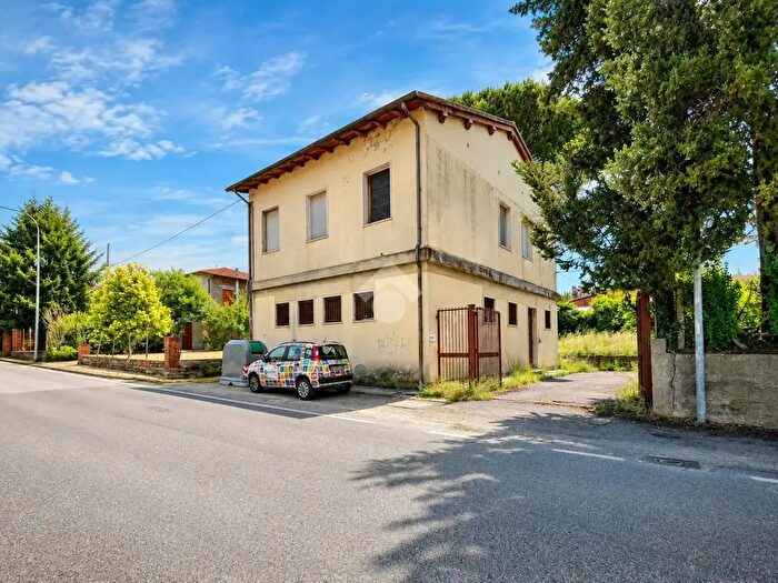 Casa con 6 locali in vendita in Ex Sp della Catona, Arezzo