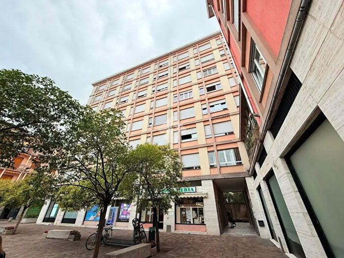 Appartamento trilocale in vendita in Piazza Manfredo Camperio, Villasanta