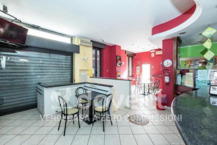 Appartamento bilocale in vendita in Via Italia Libera, Gazzada Schianno