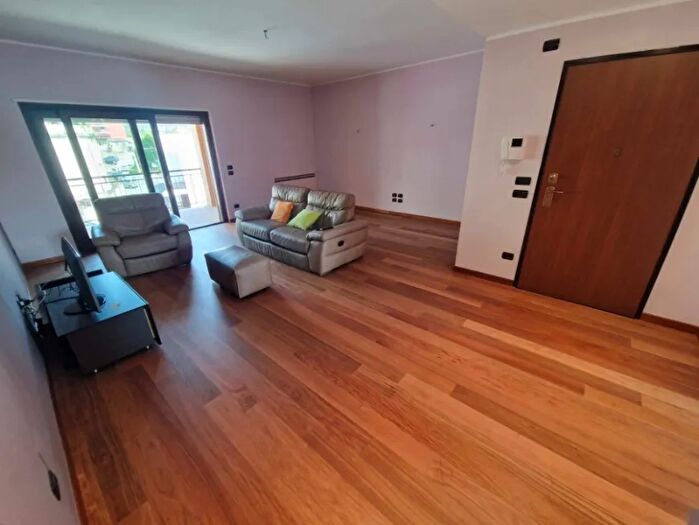 Appartamento con 6 locali in vendita in Reggio Calabria