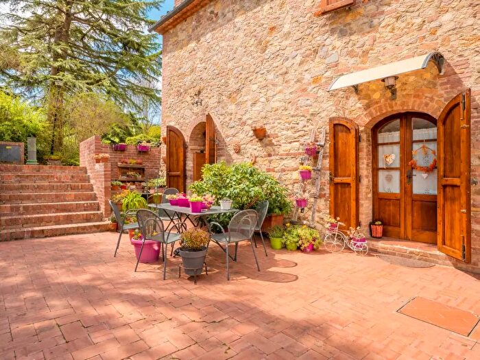 Casa quadrilocale in vendita in Localittà Santa Maria a Dofana, Castelnuovo Berardenga