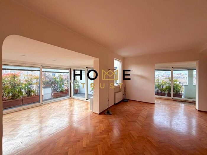 Casa trilocale in affitto in Via Sant'Andrea, Quadrilatero della Moda, Milano