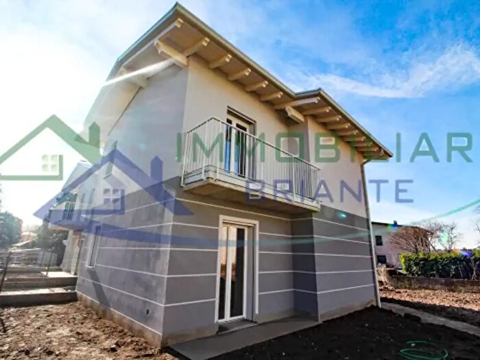 Casa quadrilocale in vendita in Via Giuseppe Mazzini, Mornago