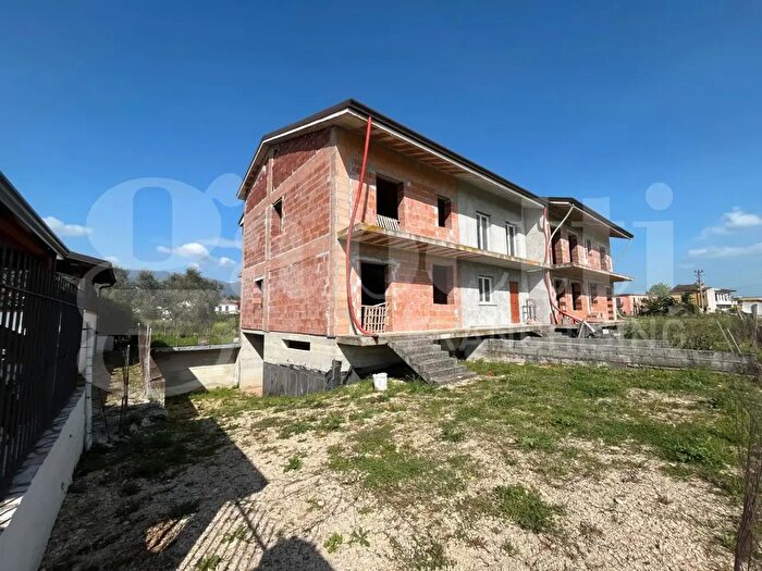 Casa quadrilocale in vendita in Via Volturno Snc, Alife