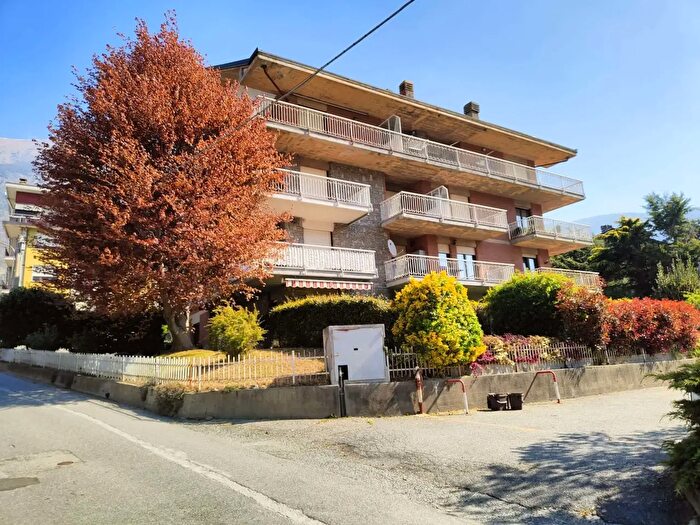 Appartamento bilocale in vendita in Via Cesare Battisti, Saint Vincent