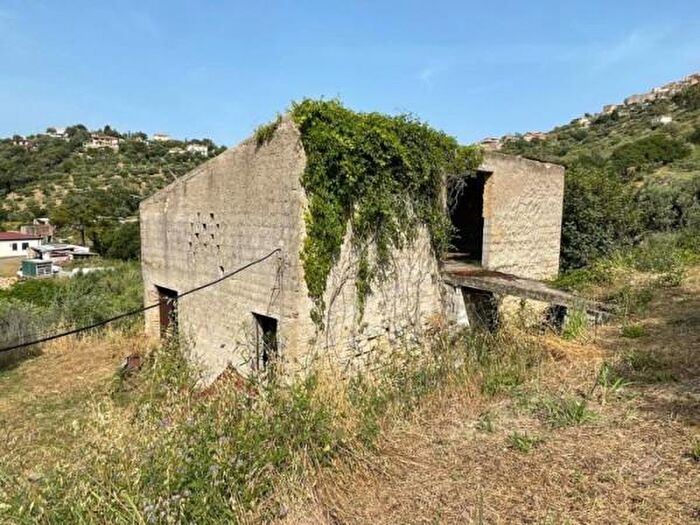 Casa quadrilocale in vendita in Località Salvatore, Castellabate