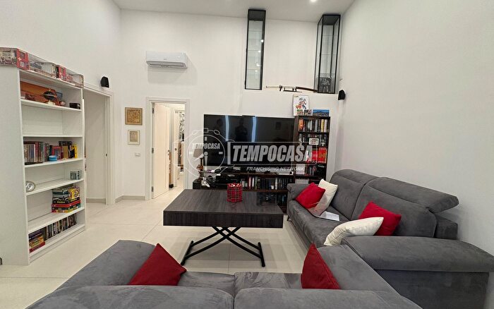 Appartamento trilocale in vendita in Salita Arenella, Napoli