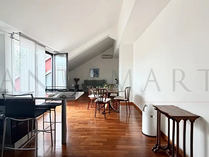 Casa trilocale in affitto in Via Pietro Cossa, Milano