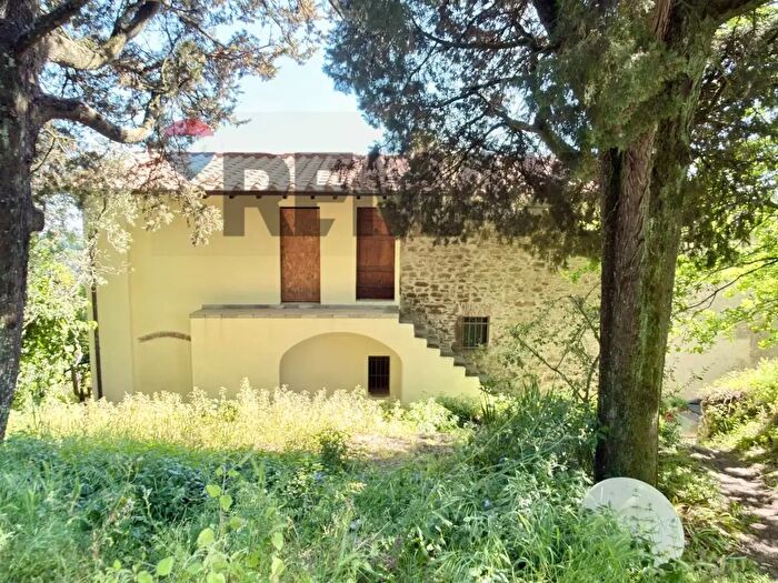 Casa con 6 locali in vendita in Via Le Croci, Vinci